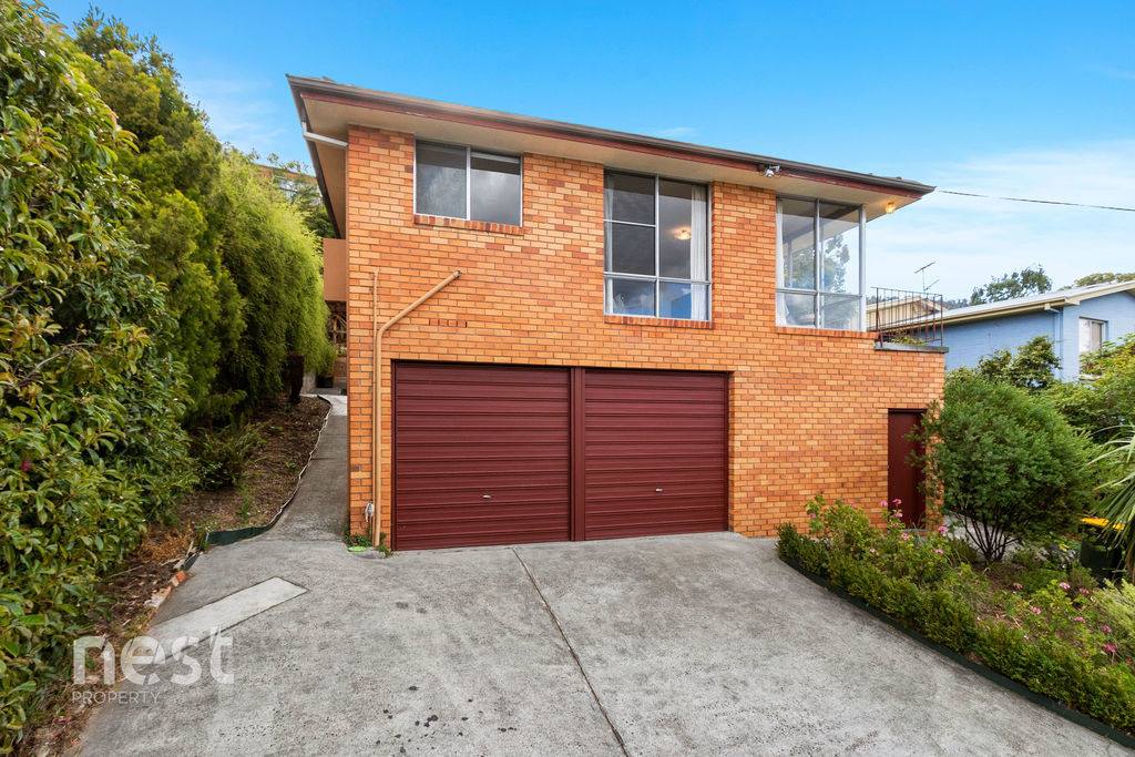 What is the process for renting a property in Hobart?